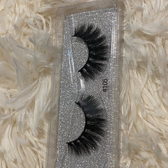 False lashes - Picture 6 of 9